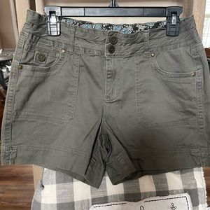 Cargo/utility shorts